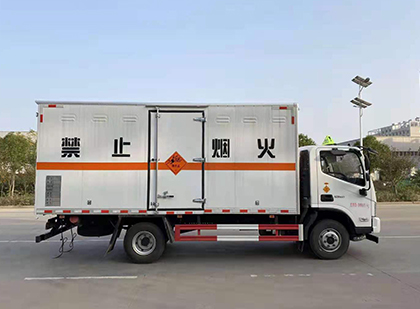 西工爆破器材运输车