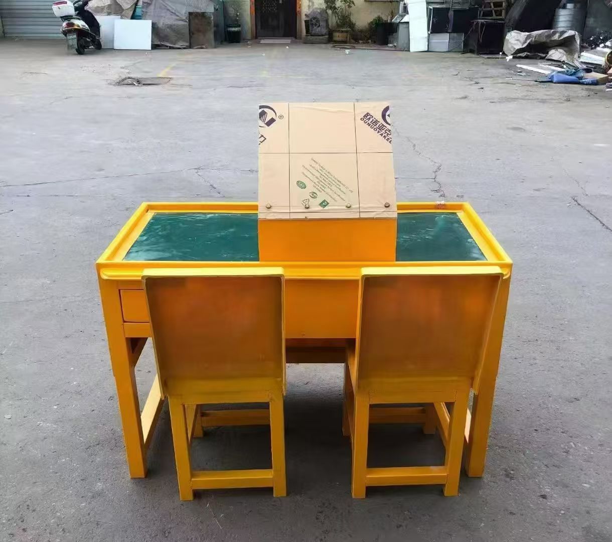 西工防静电导通桌井下煤矿火工品发放桌：危险品流转的安全守护者